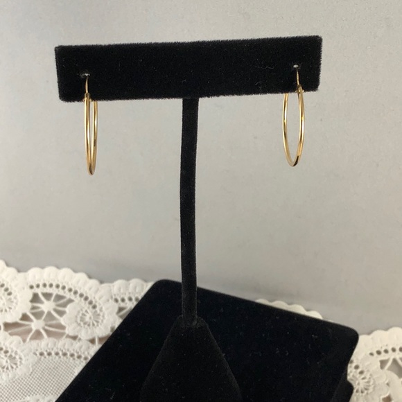 Vintage Other - 14 Karat all Yellow Gold 0.9 Inch Hoop Earrings Vintage Other - 14 Karat all Yellow Gold 0.9 Inch Hoop Earrings